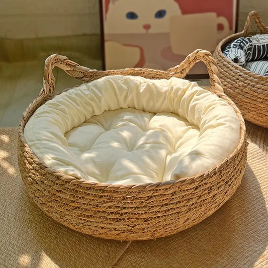 Panier en rotin tissé et son couffin